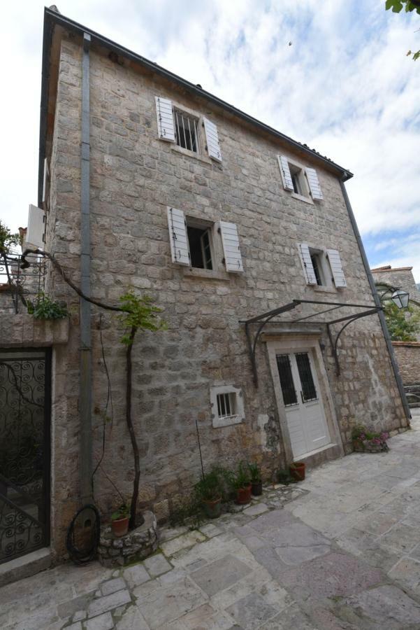 Hostel Michel Budva Exterior photo